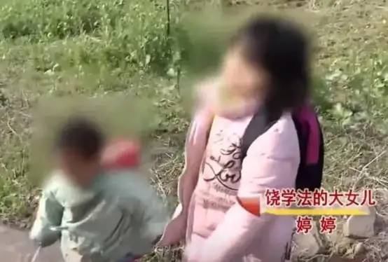 湖南女大学生嫁给农民工，婚后连生三娃，出逃前一把火烧掉孩子